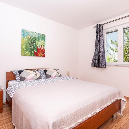 Apartments Veronika Паг Екстериор снимка