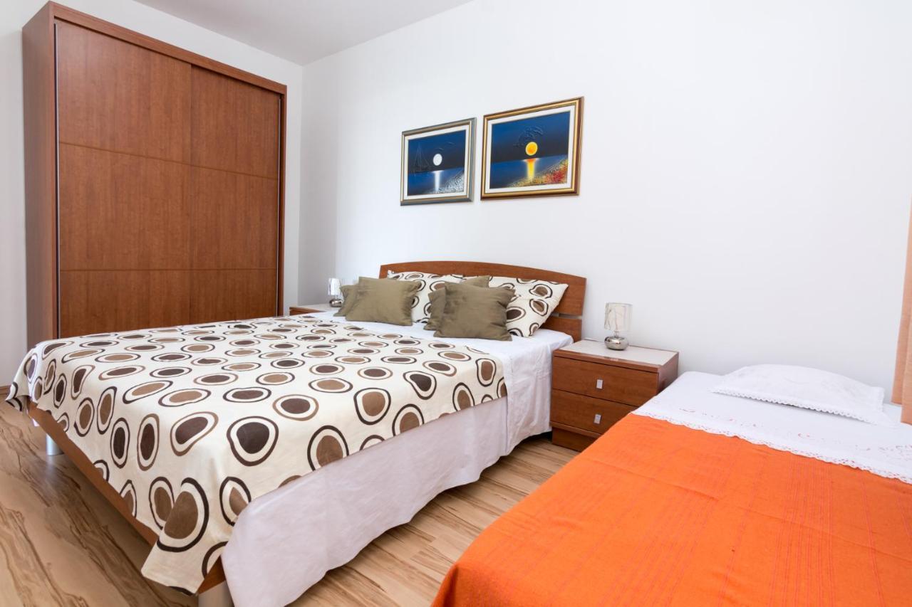 Apartments Veronika Паг Екстериор снимка