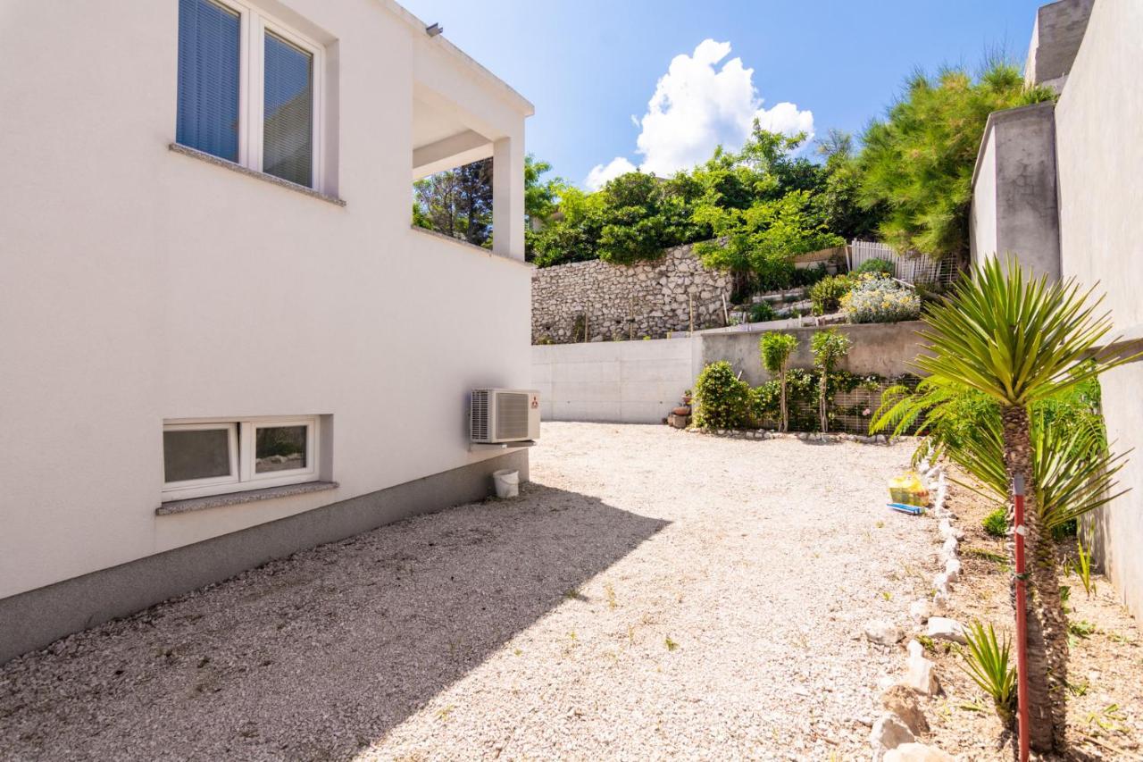 Apartments Veronika Паг Екстериор снимка