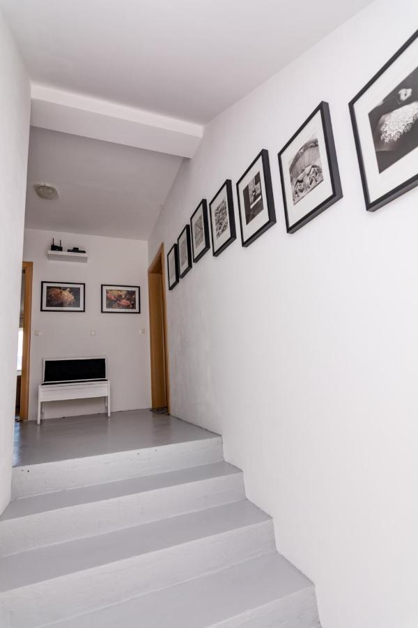 Apartments Veronika Паг Екстериор снимка