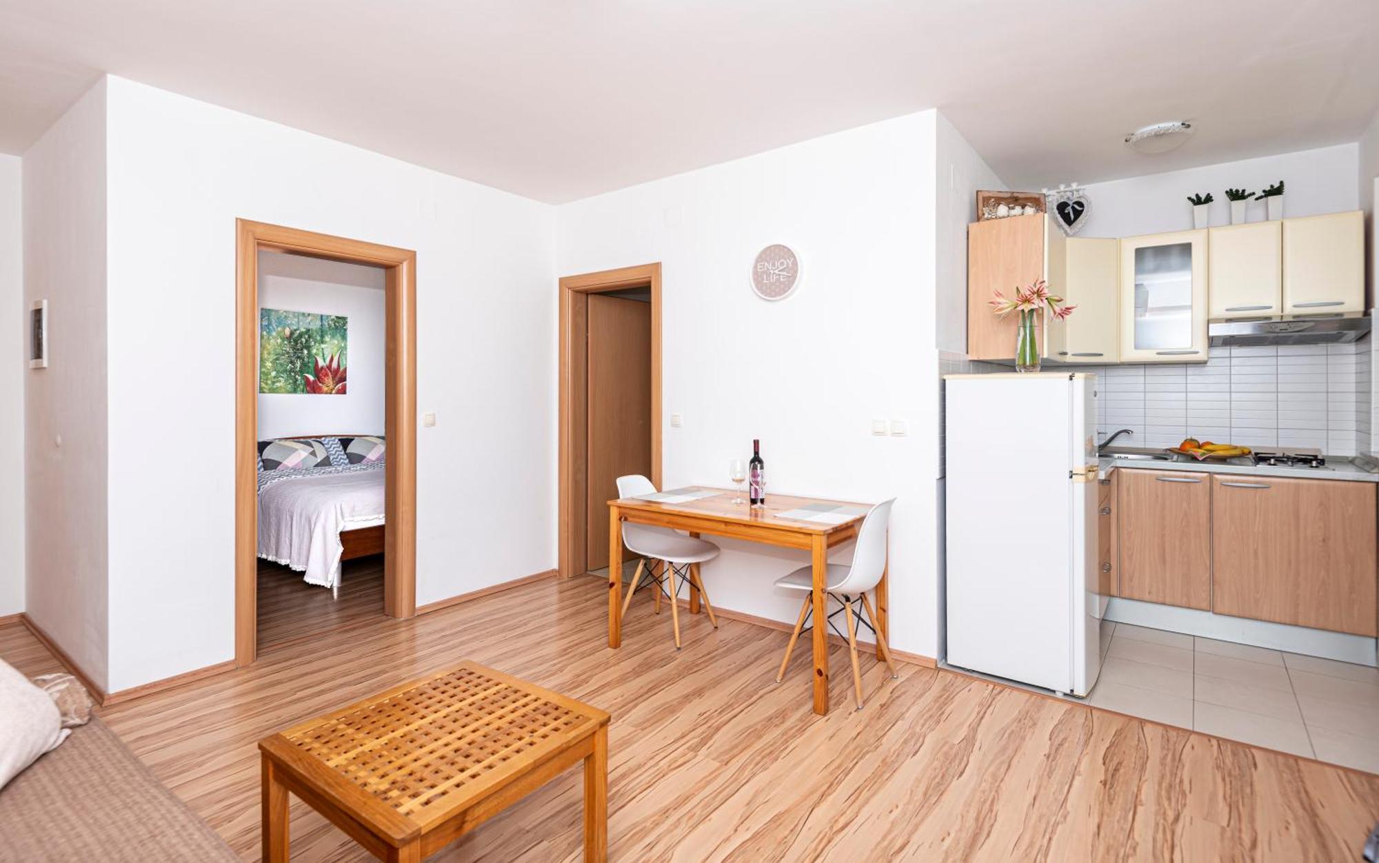 Apartments Veronika Паг Екстериор снимка