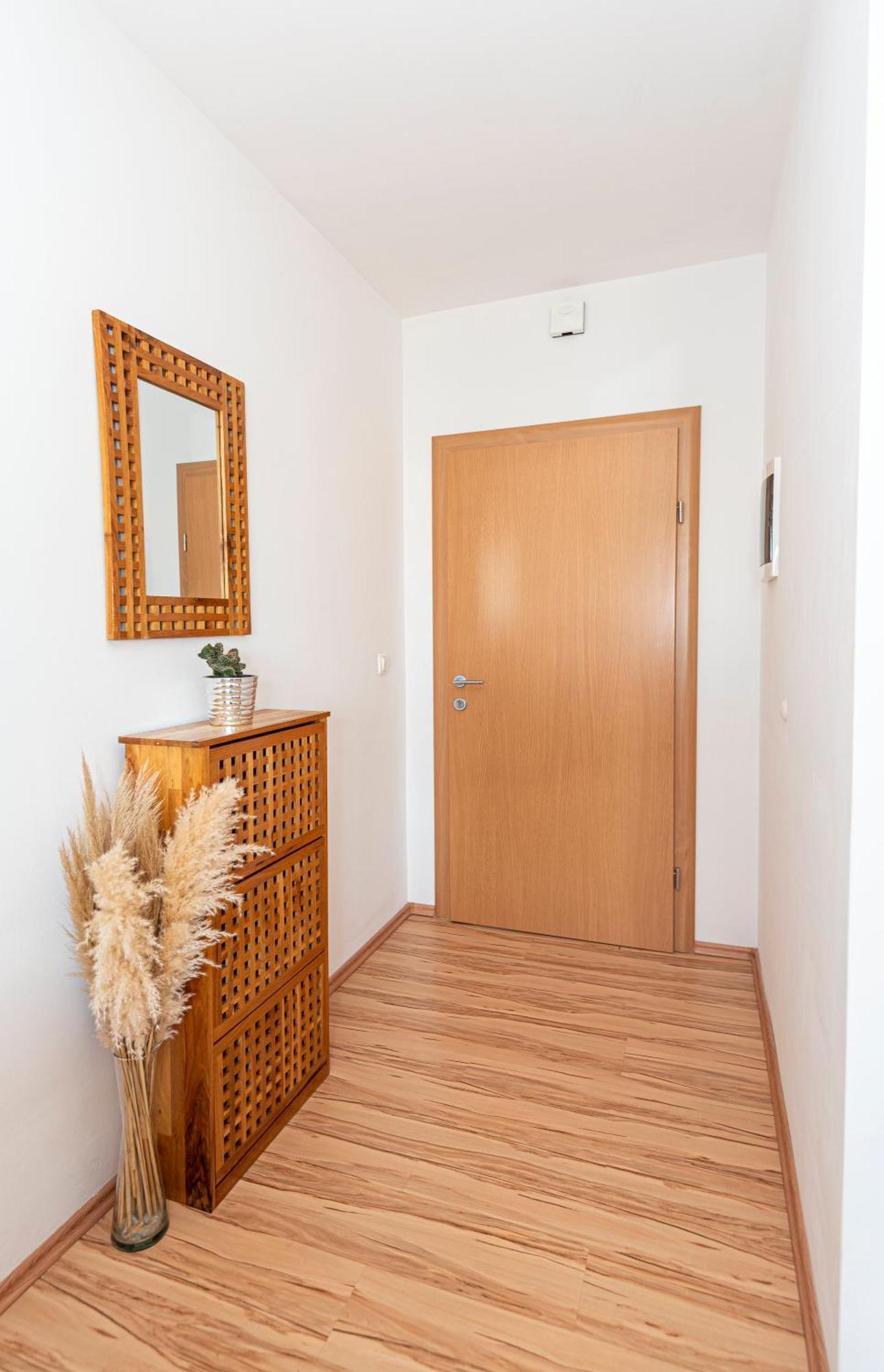 Apartments Veronika Паг Екстериор снимка
