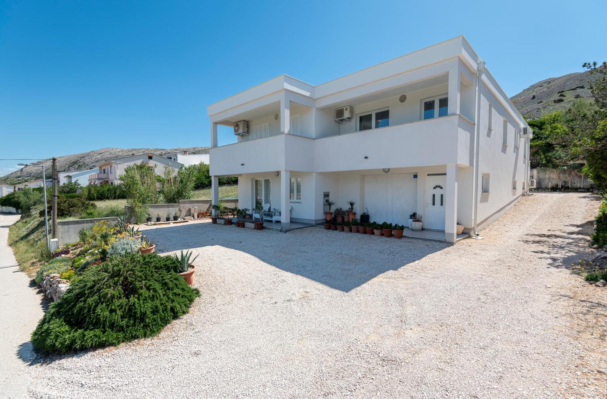 Apartments Veronika Паг Екстериор снимка